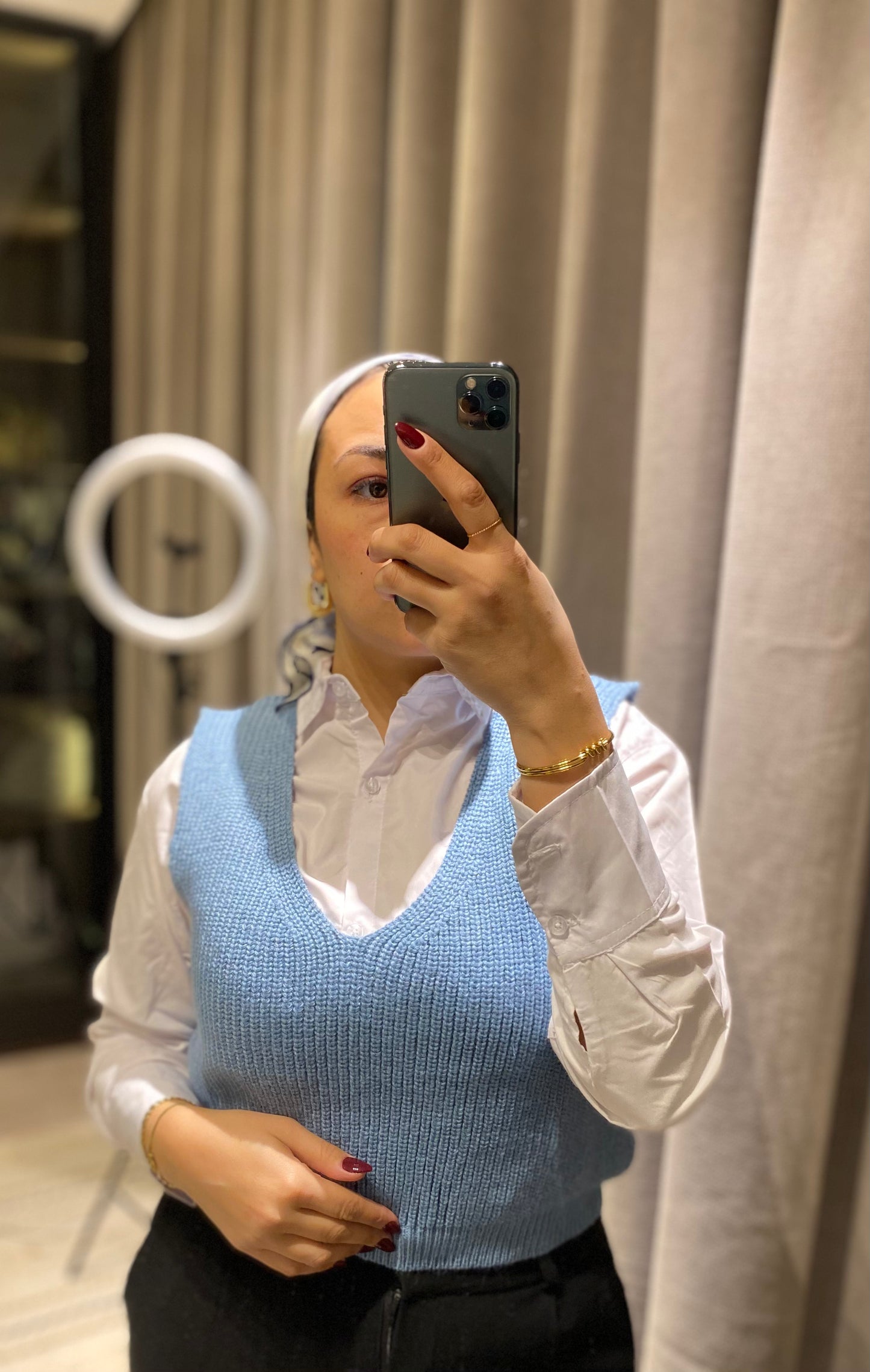 Plain V Vest