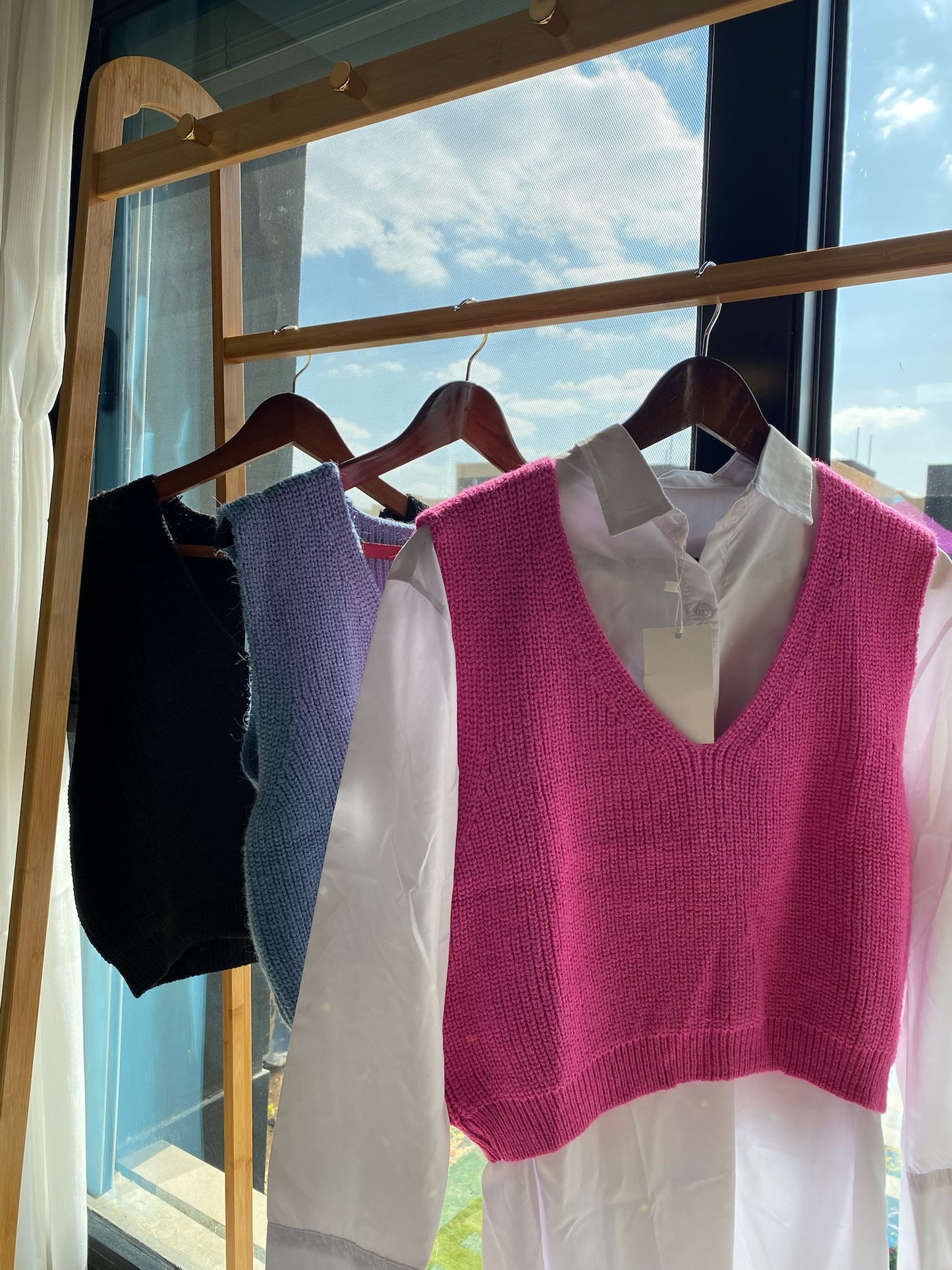 Plain V Vest