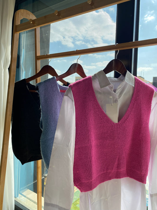 Plain V Vest