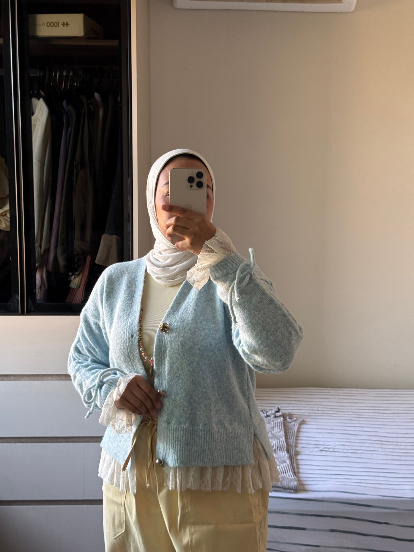 Wool x Lace Feminine Cardigan