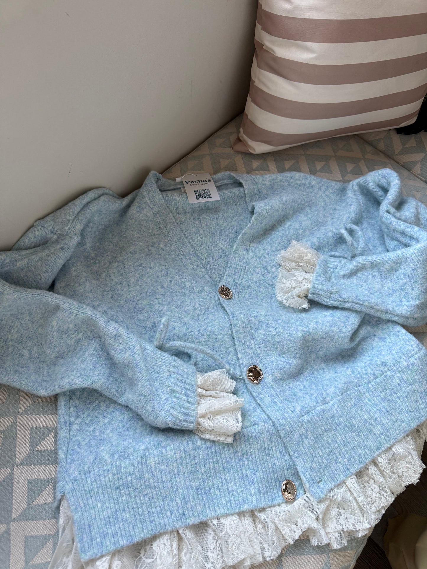 Wool x Lace Feminine Cardigan